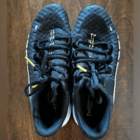 Women’s Nike Metcon 5 - Picture 2 of 6